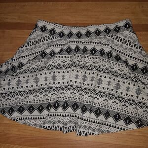 Geometric Patterned Skort size 14